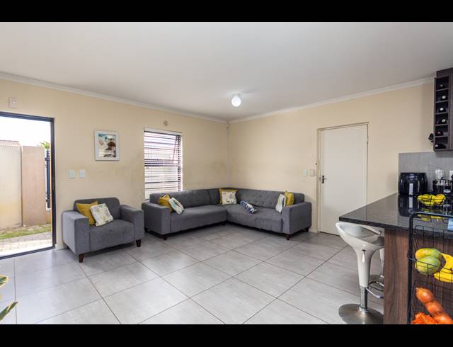 3 BEDROOM FREEHOLD FOR SALE IN PARKLANDS